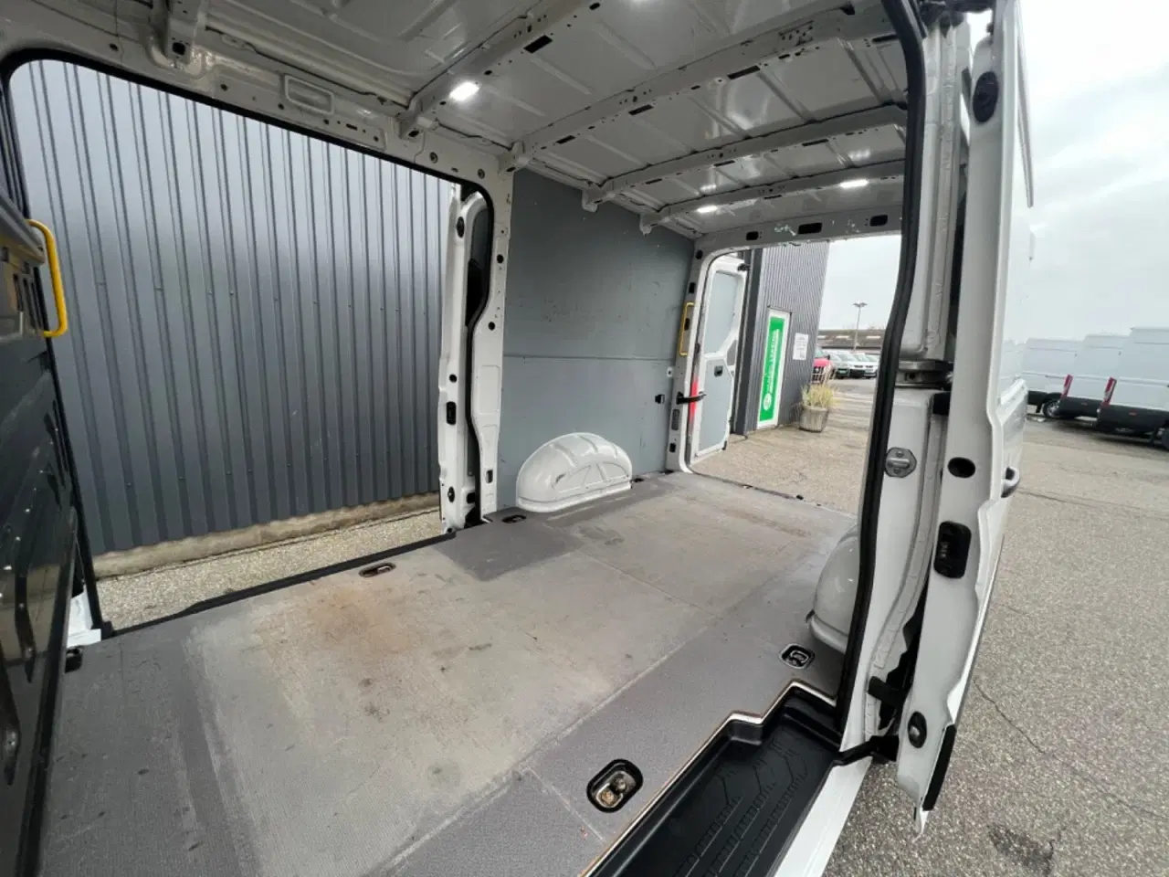 Billede 11 - VW Crafter 35 2,0 TDi 140 Kassevogn L3H2