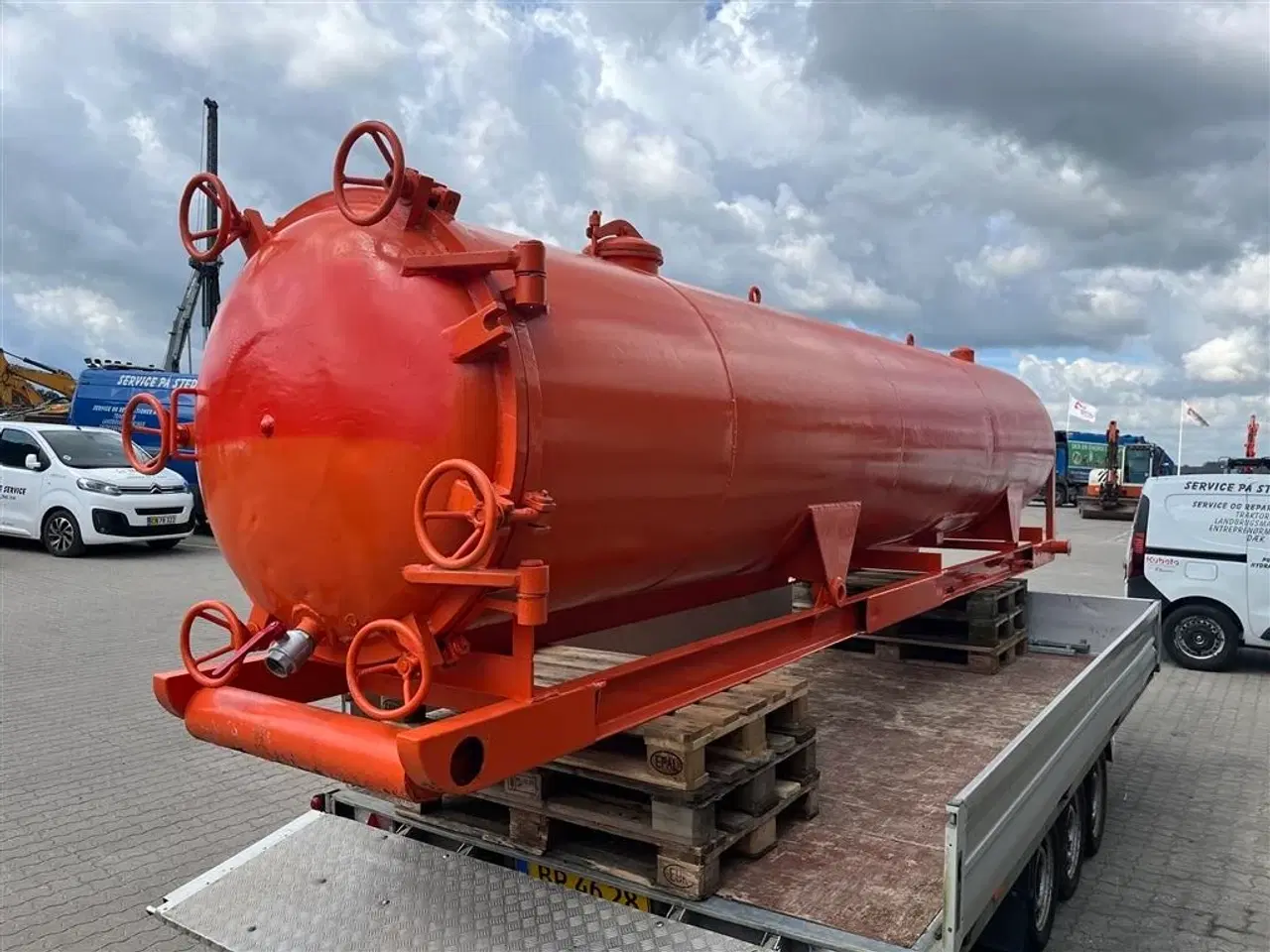 Billede 7 - - - - 5-6000 liters container tank. Vandvogn