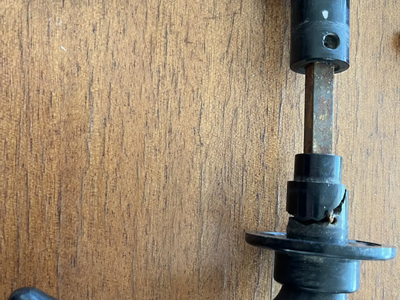 Billede 4 - Dørhåndtag/dørgreb- ældre i hård plast