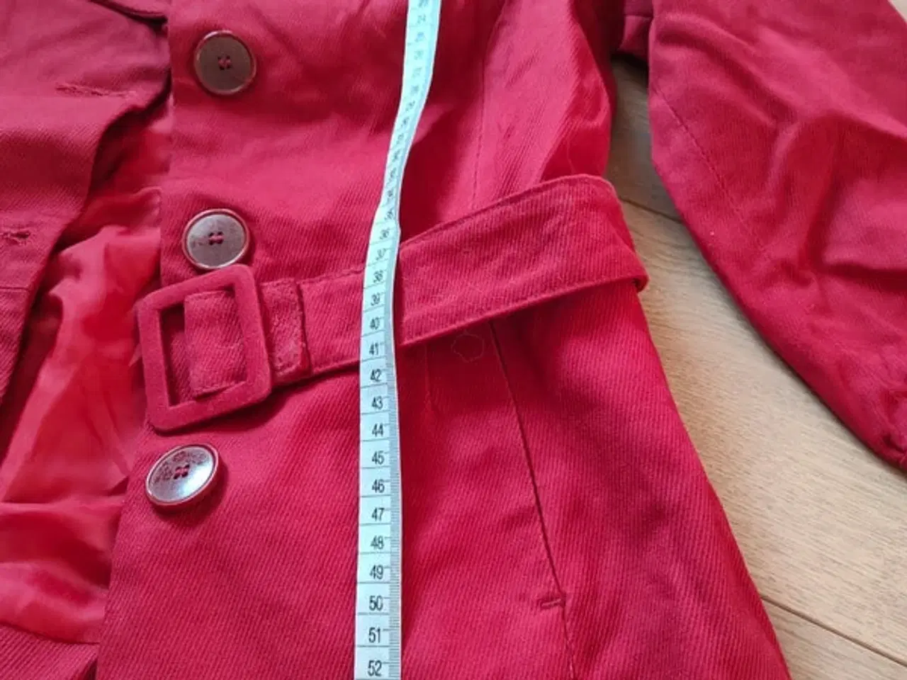 Billede 2 - Cudny czerwony żakiet Bershka rozmiar M