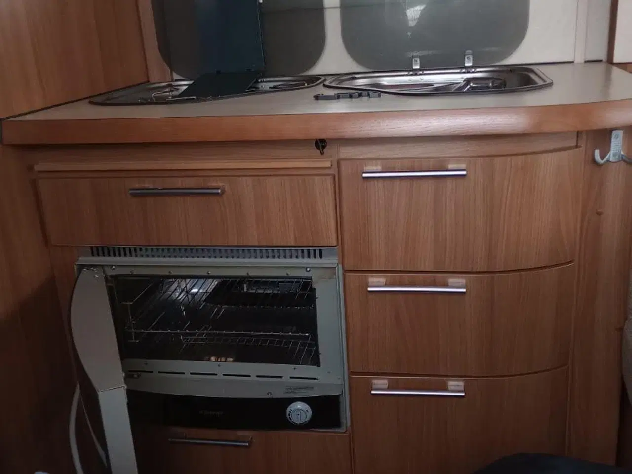 Billede 12 - Flot og velholdt Kabe Ametist 1700 GLE KS  NYSYNET