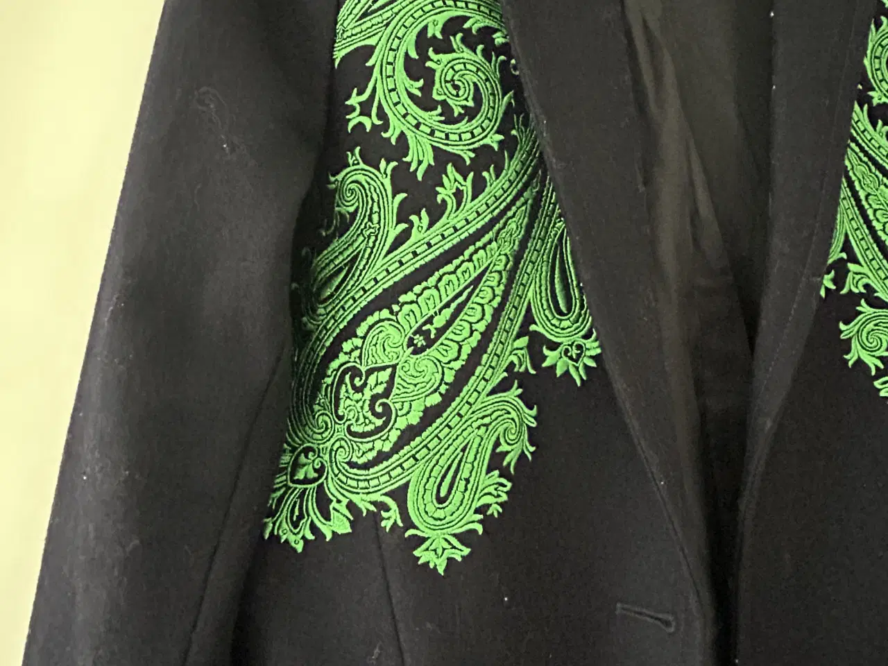 Billede 2 - Uldfrakke med fedt print fra Samsøe&Samsøe