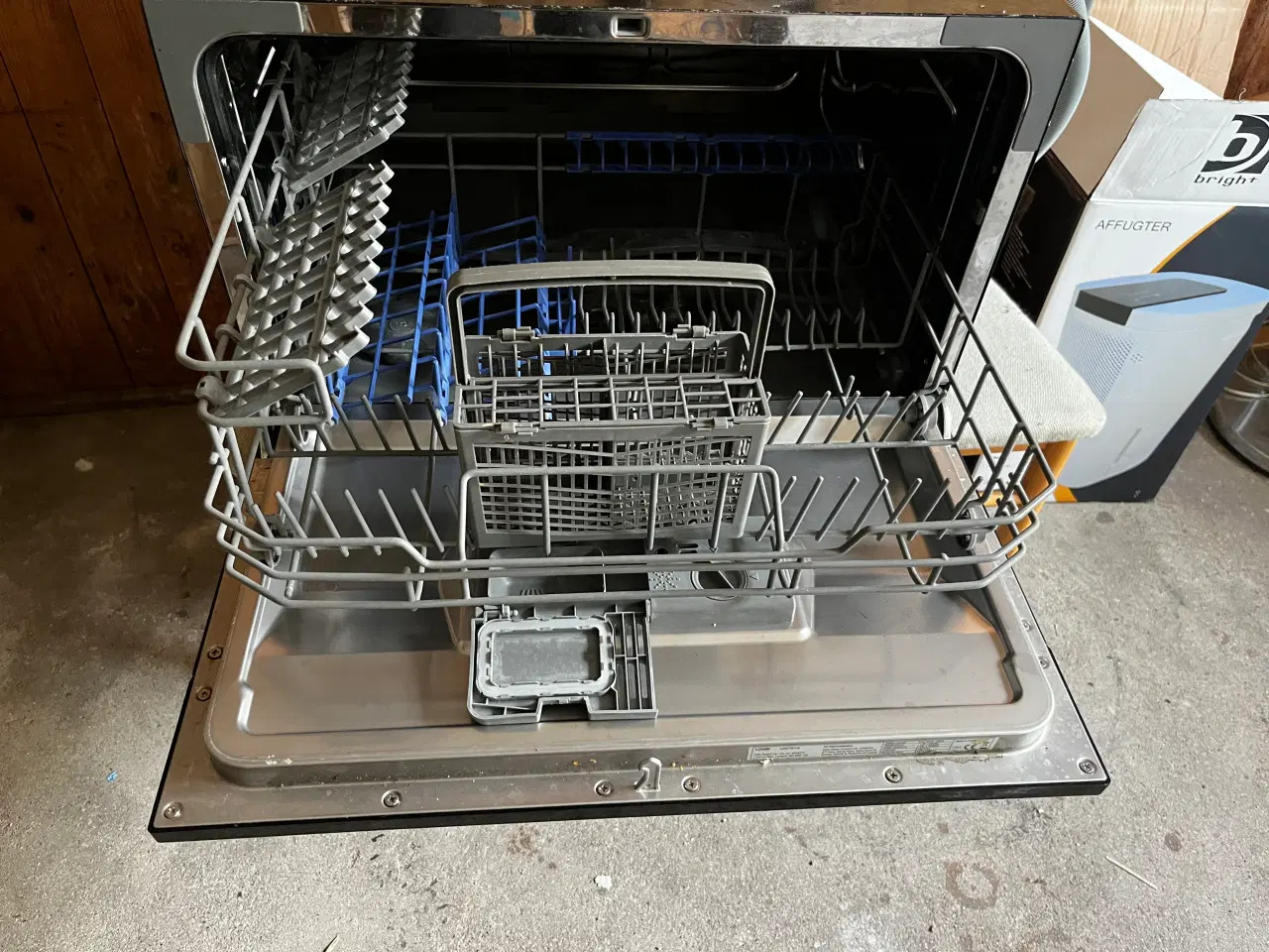 Billede 1 - Bord opvaskemaskine - Logik