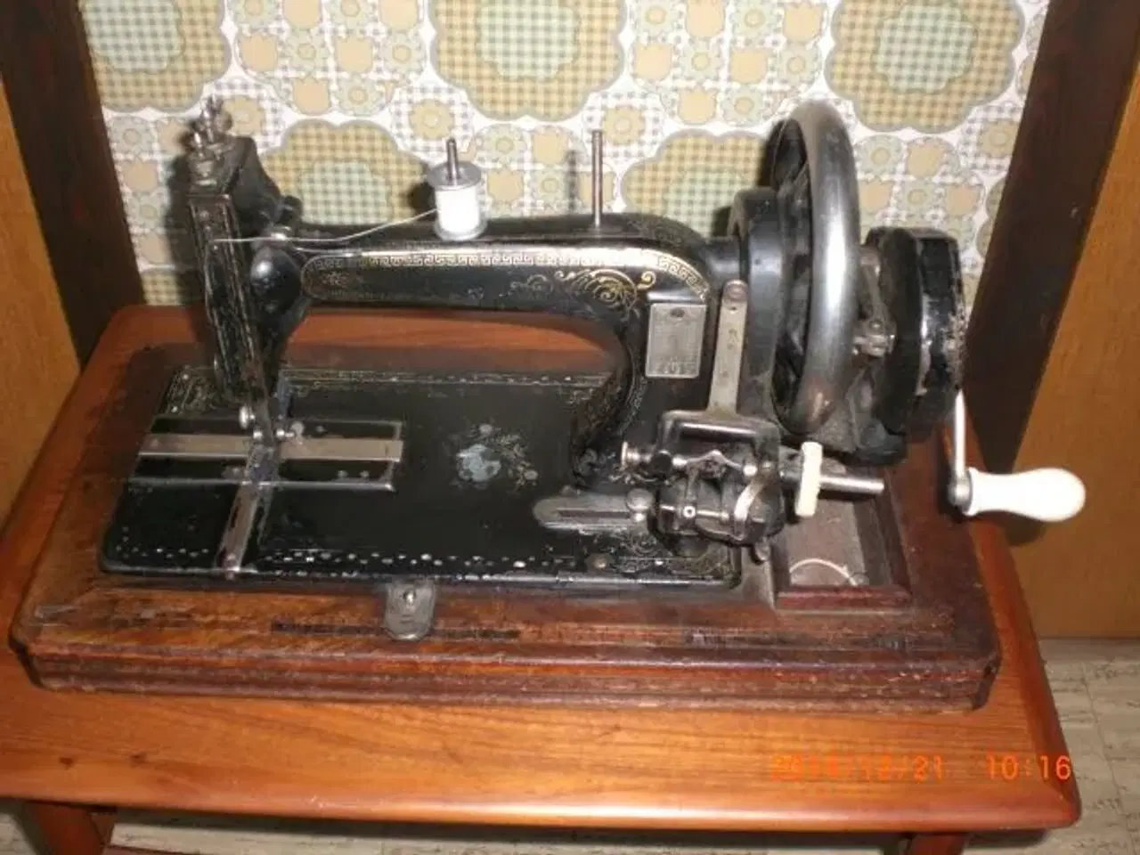 Billede 1 - Antik Symaskine syr godt