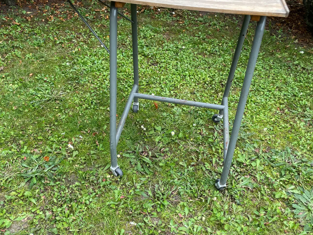 Billede 3 - Industri skrivebord med hjul