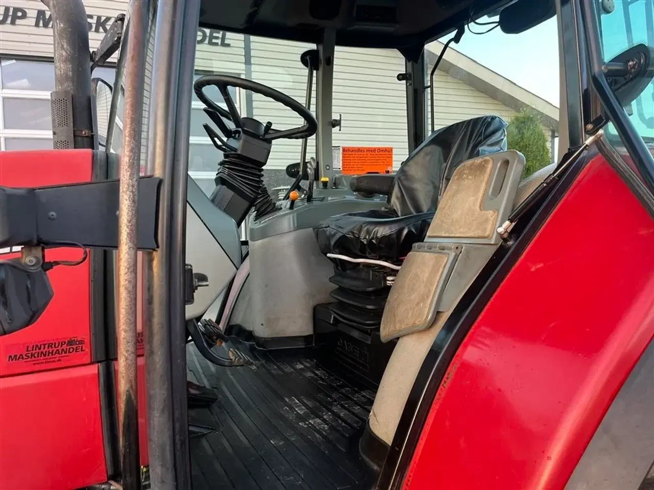 Billede 17 - Case IH MX135 Handy traktor med frontlift, orginal vægtklodser og nye bremser.