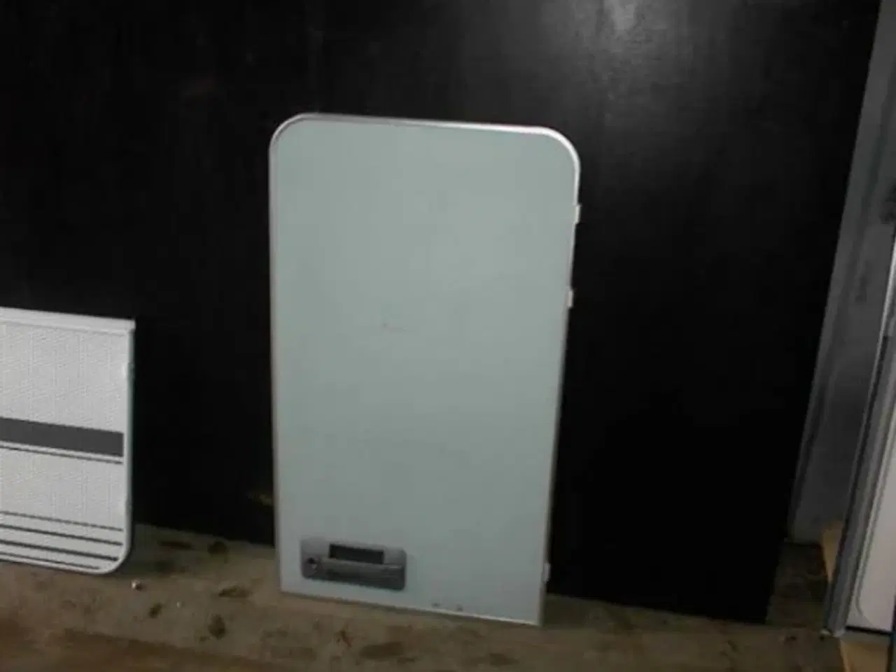 Billede 1 -   Knaus Overdør