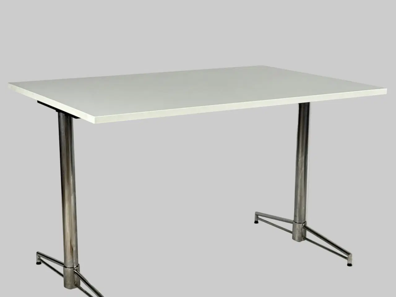 Billede 1 - Johanson Design T-bone Bord – Hvid/Krom