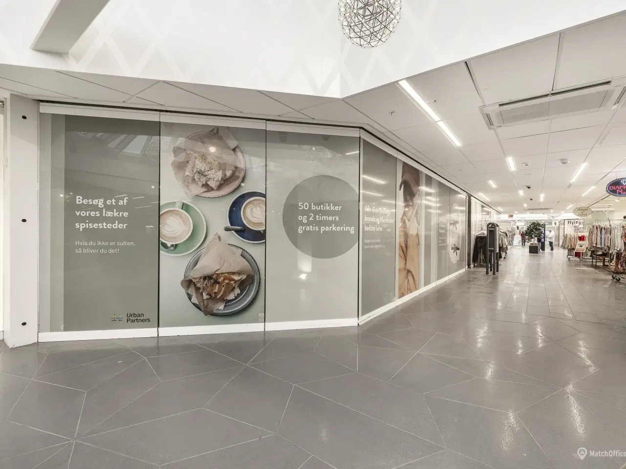 Billede 1 - Lejemålet fremstår lyst og åbent med en enkel og  funktionel indretning