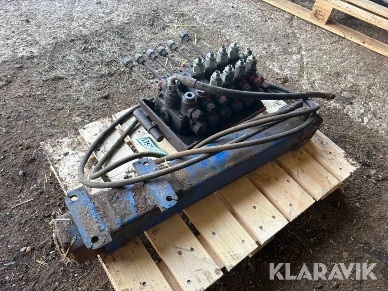 Billede 3 - Hydraulisk ventilblok og støtteben