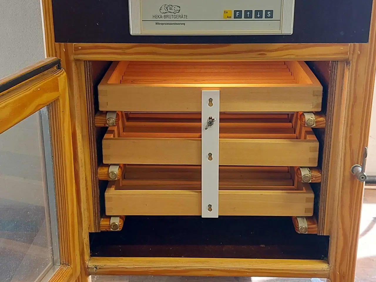 Billede 2 - HEKA EUROLUX DIGITAL 120 ÆG RUGEMASKINE