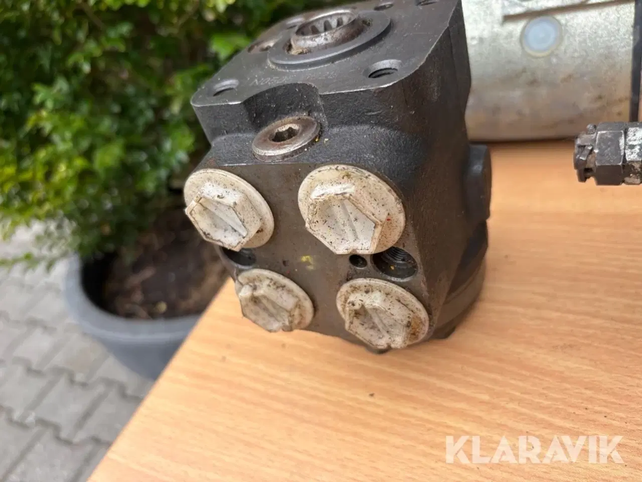 Billede 7 - Starter, startmotor og orbitrolventil – samlet lot