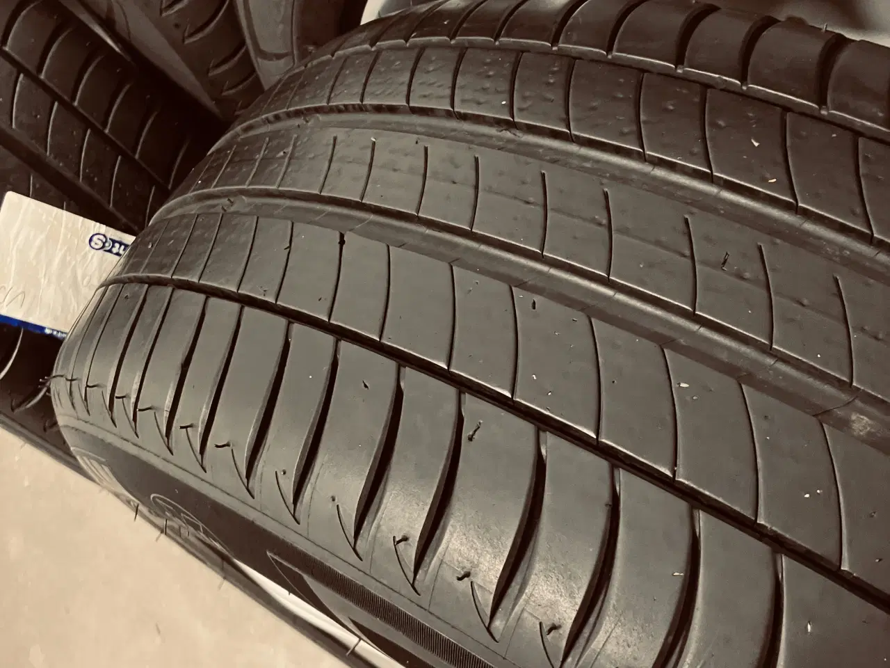 Billede 3 - Original Ford alufælge med sommerdæk 