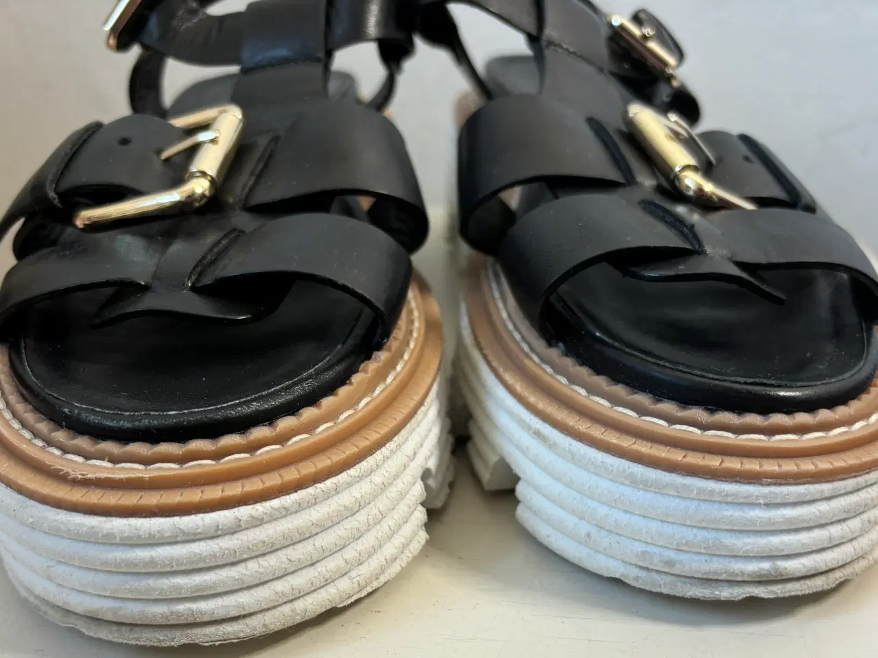 Billede 2 - Copenhagen Shoes, sorte plateau-sandaler, str 39