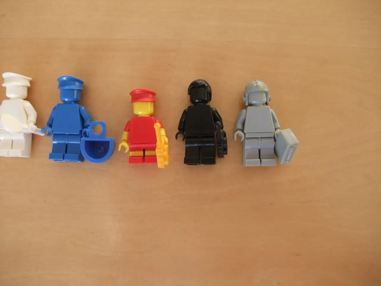 Billede 3 - Lego Ensfarvede Figurer