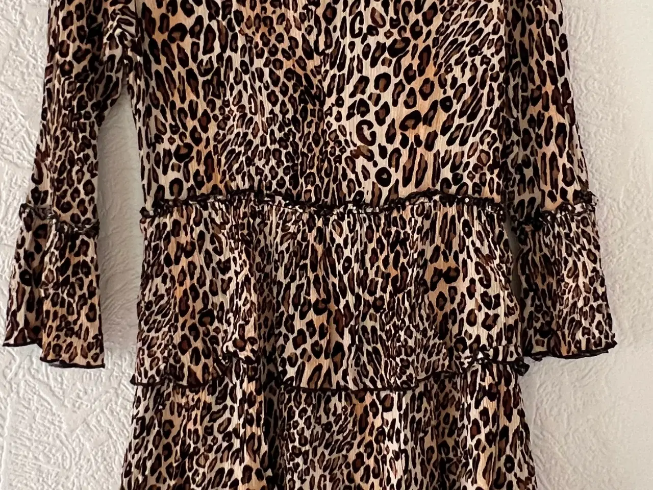 Billede 9 - Leopardkjole fra Noella. (Str. XS)