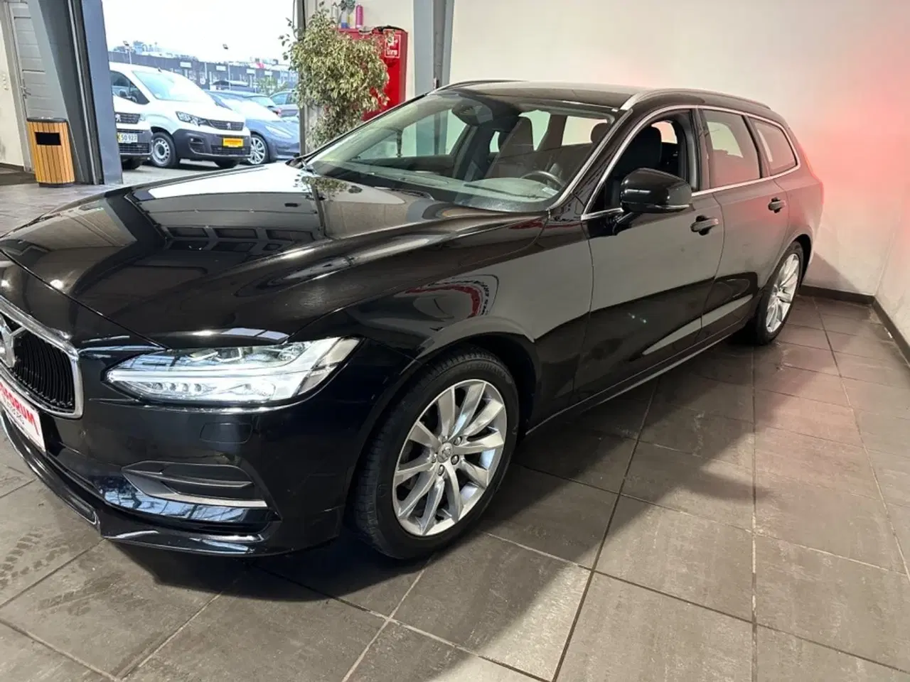 Billede 3 - Volvo V90 2,0 D4 190 Momentum aut.