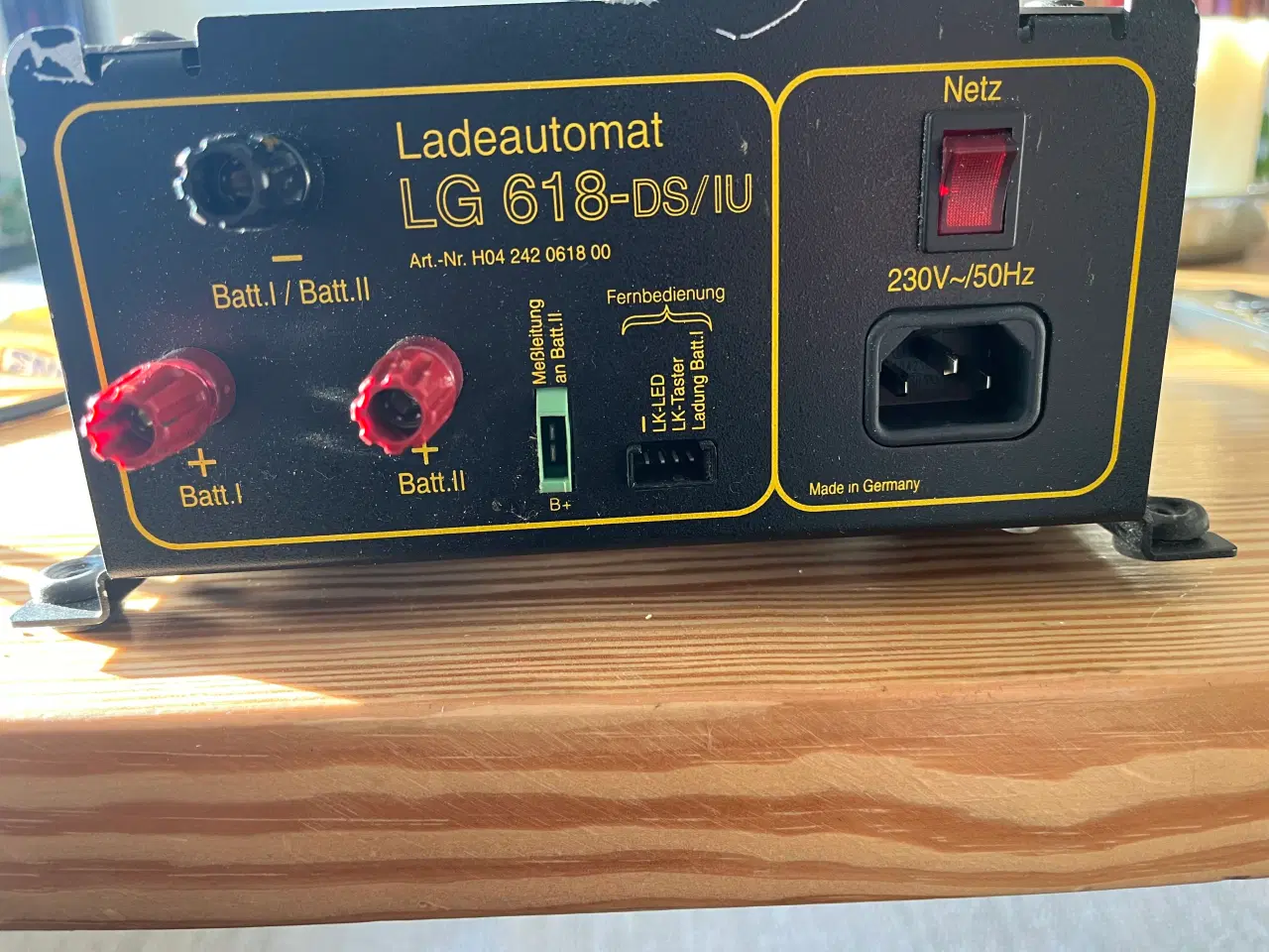 Billede 2 - 12v lader til 2 batterikredse