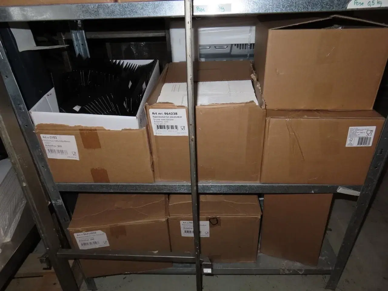 Billede 27 - Div. reoler og indhold