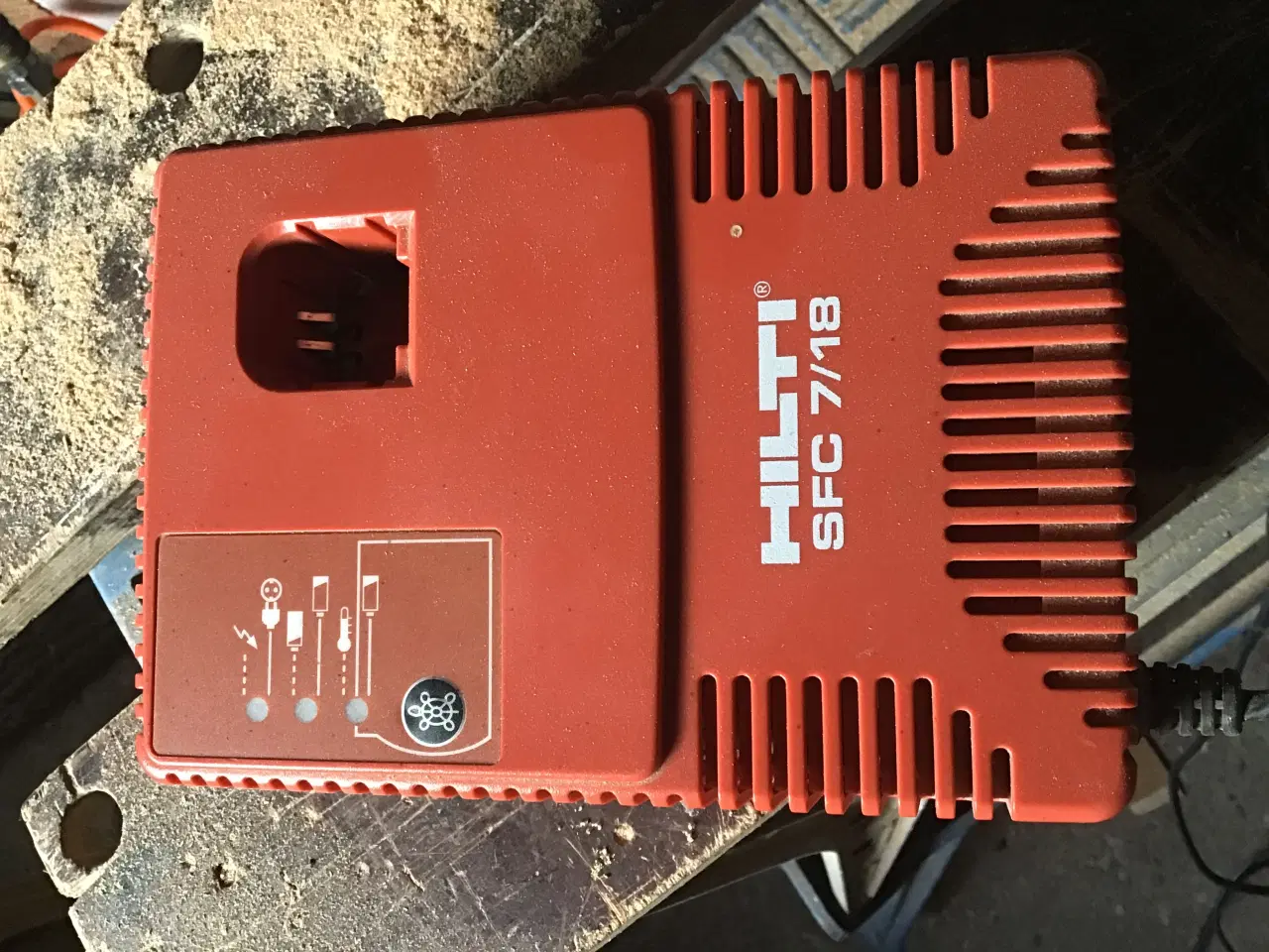 Billede 1 - Hilti oplader
