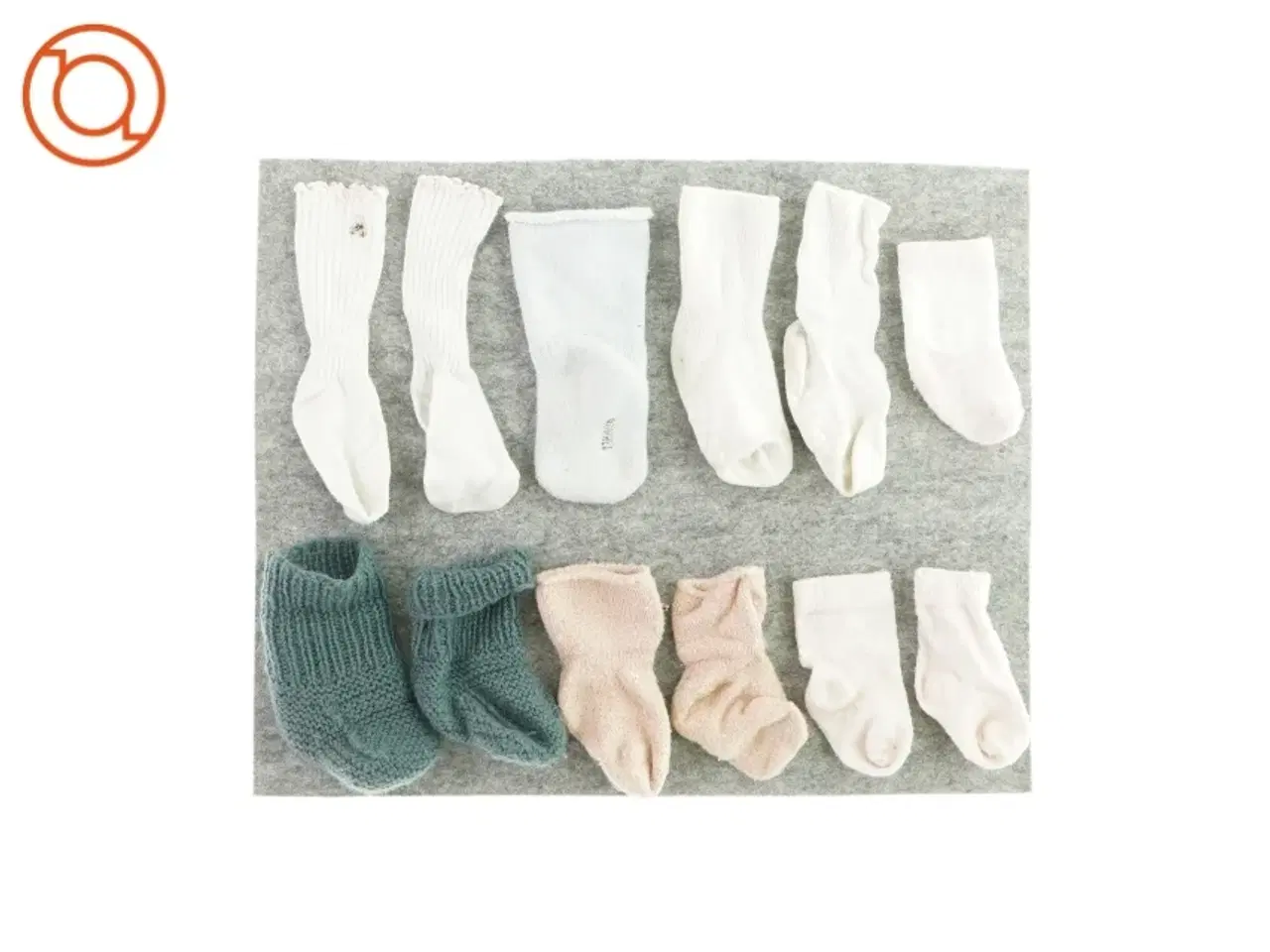 Billede 2 - 5 par sokker og 2 løse (str. ca. 6 mdr)