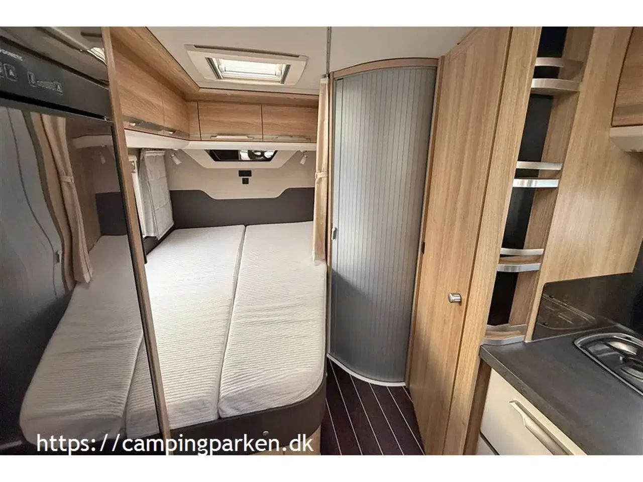 Billede 9 - 2020 - Knaus Sky TI 650 MF Platinum Selection Fin camper indretning, med fransk seng og under 7 meter