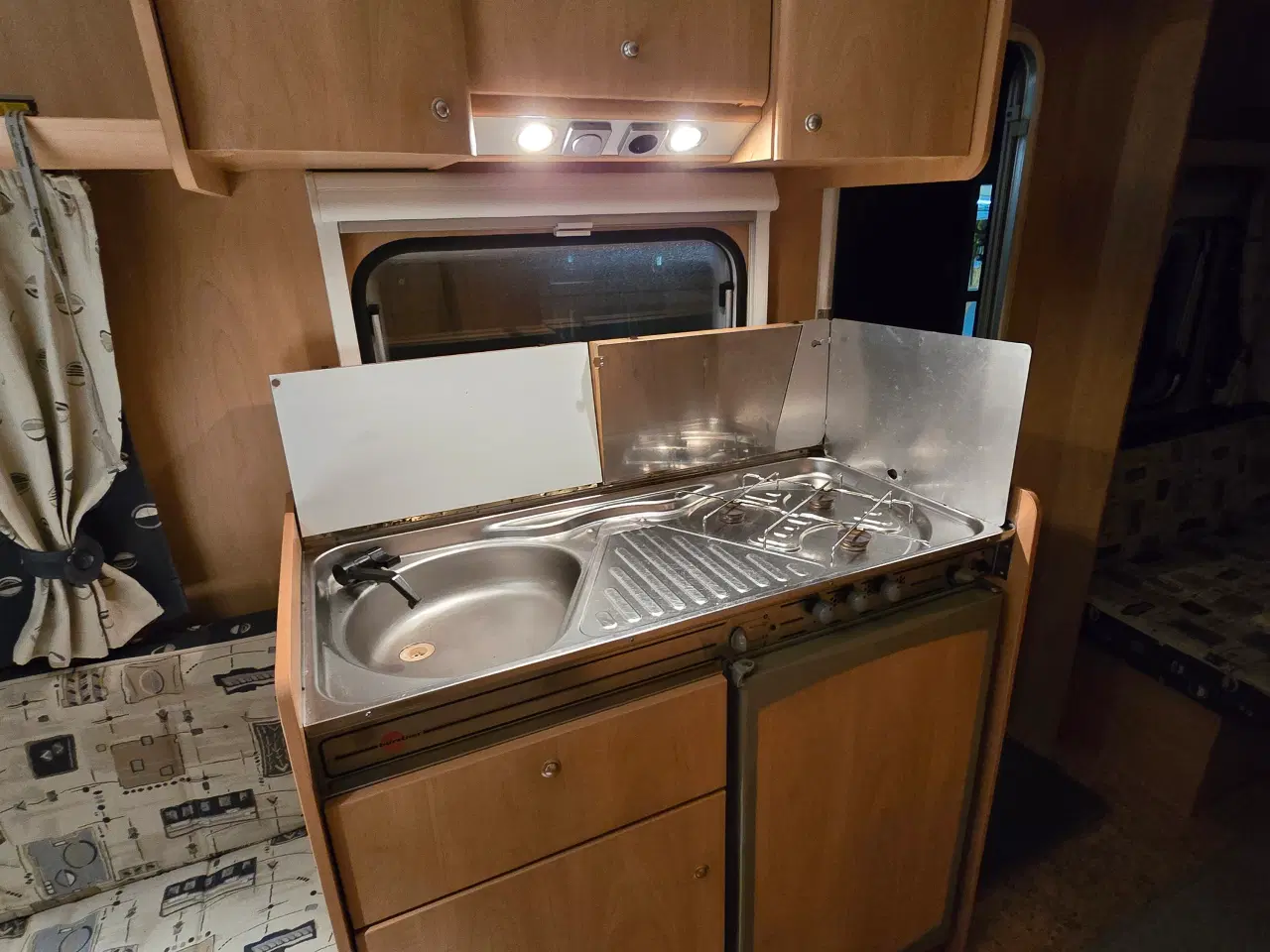 Billede 6 - Burstner 390 TK m Isabella fortelt,mover,køjeseng