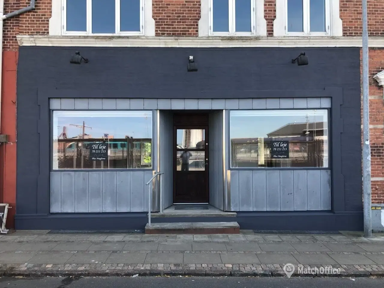 Billede 1 - Flot butiks- / kliniklokale på i alt 137 kvm