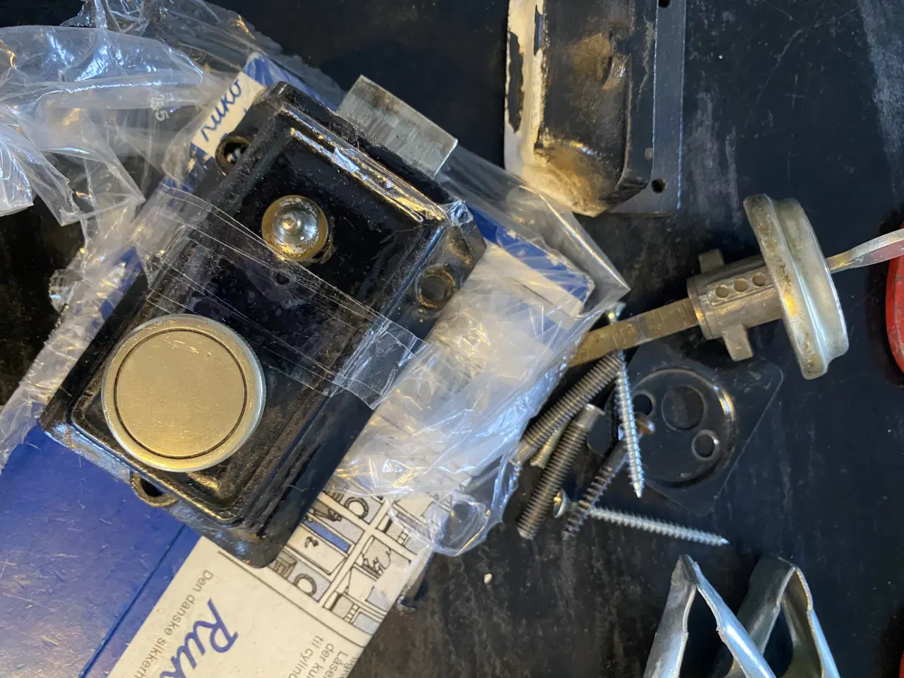 Billede 2 - Skruetvinger, lås mm