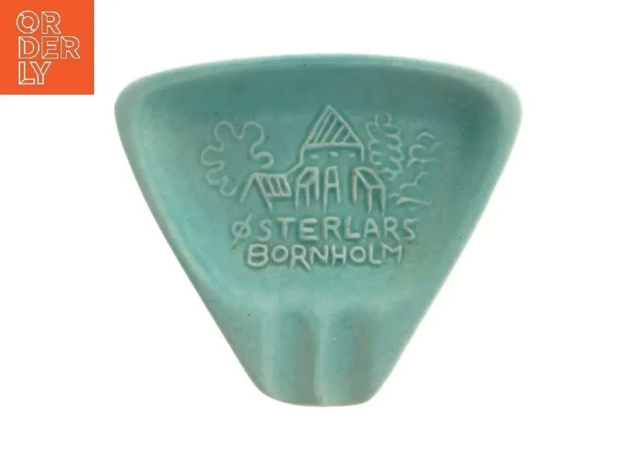 Billede 1 - Keramisk souvenir fra Østerlars Bornholm (str. 8,5x10 cm)