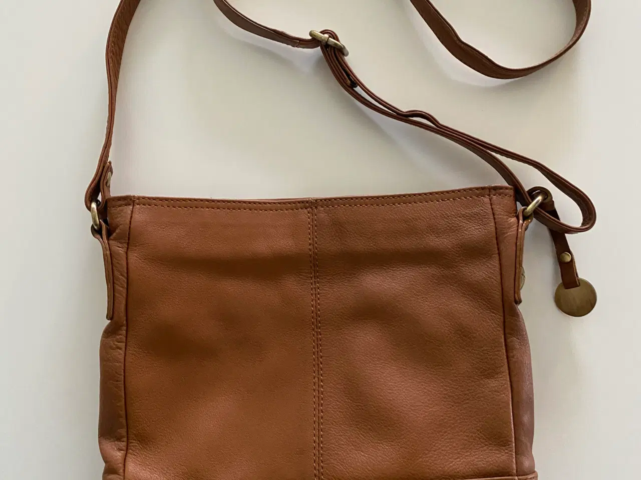 Billede 4 - Cognacfarvet crossbody taske