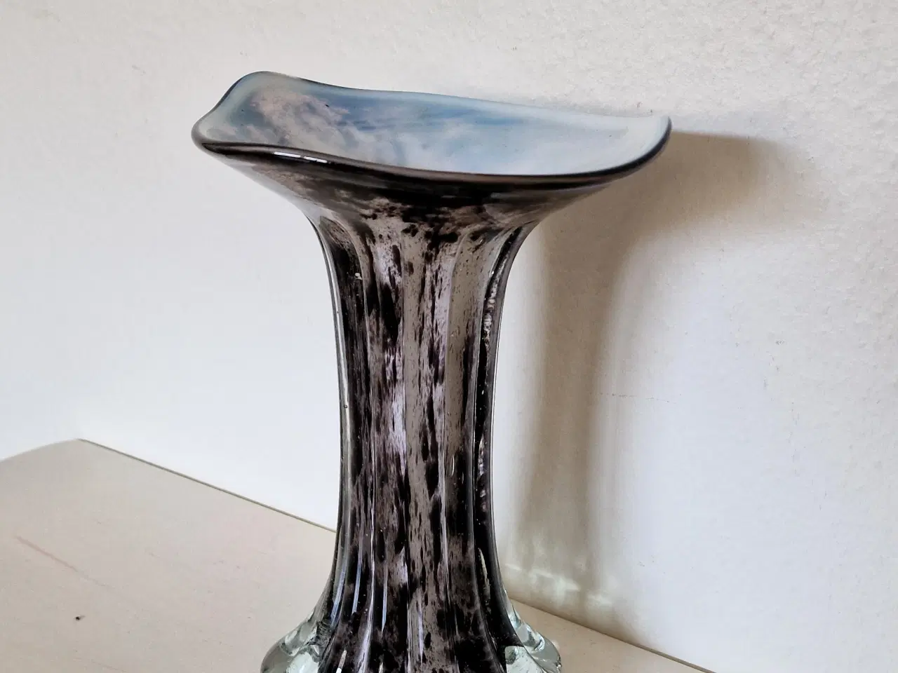 Billede 1 - Flot vintage kunstglas vase i Murano-stil.