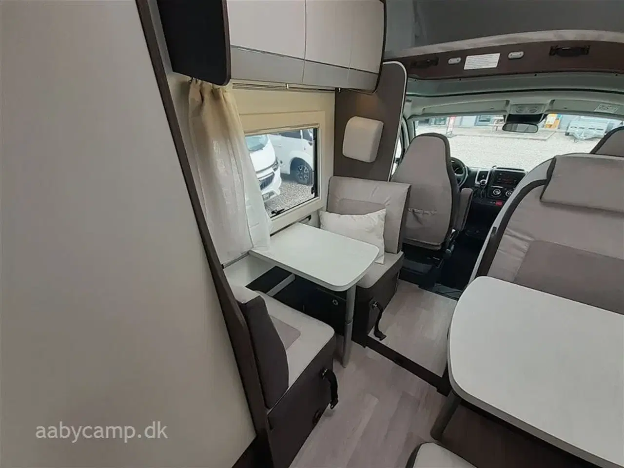 Billede 11 - 2021 - Benimar Sport 323 NK   Den Perfekte Familie camper. NK pakke. automatgear. solceller. Bemærk kun 20,000 Km !!!!