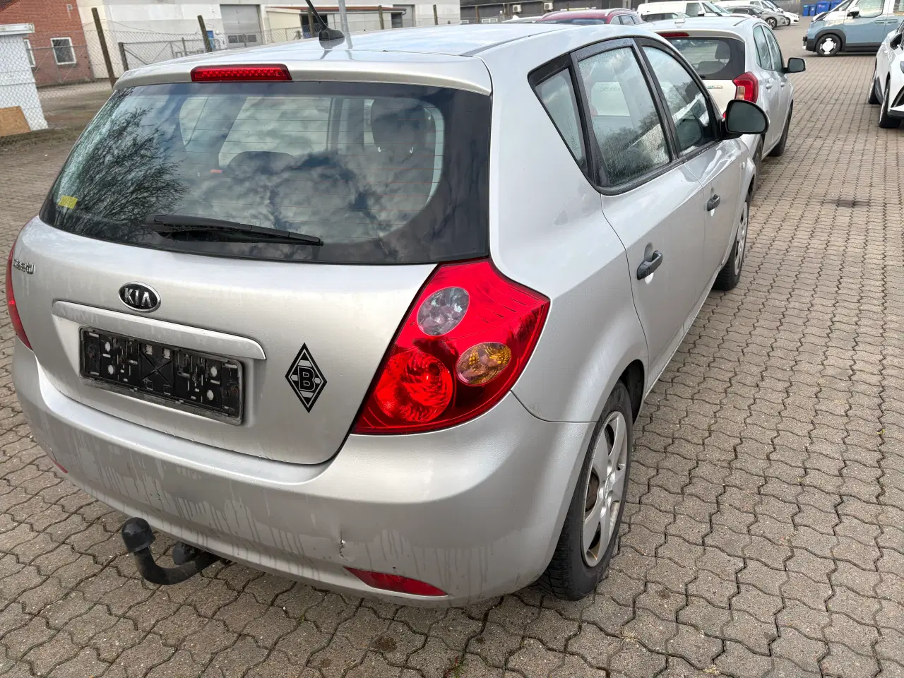 Billede 3 - Billig benzin bil kører godt evt bytte