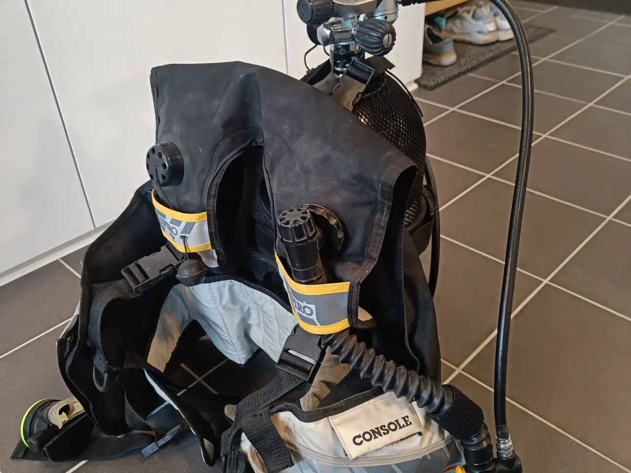 Billede 1 - Dykkerflaske 12 L med BCD og regulator Nytrykprøve