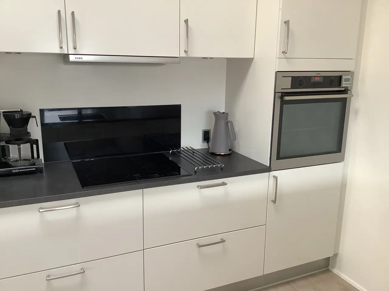 Billede 3 - Pænt HTH køkken + hårde hvidevarer