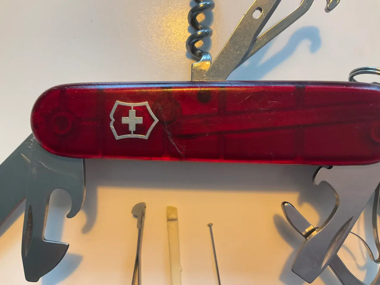 Billede 3 - Victorinox, 1.3713.T Huntsman Ruby