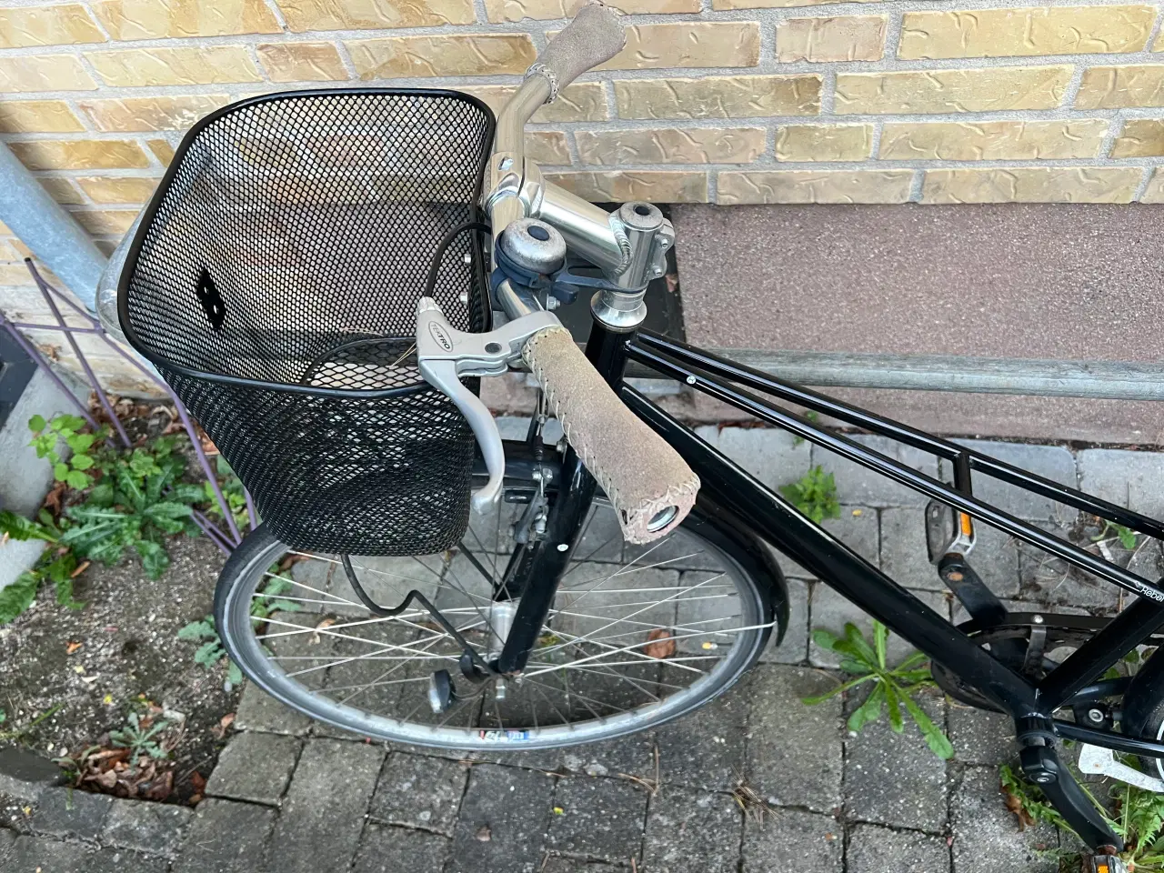 Billede 4 - Rebel damecykel i god stand, med lås