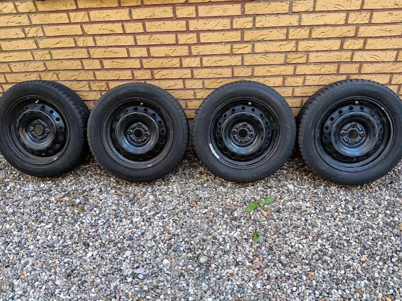 Billede 1 - Vinterdæk til måske din bil