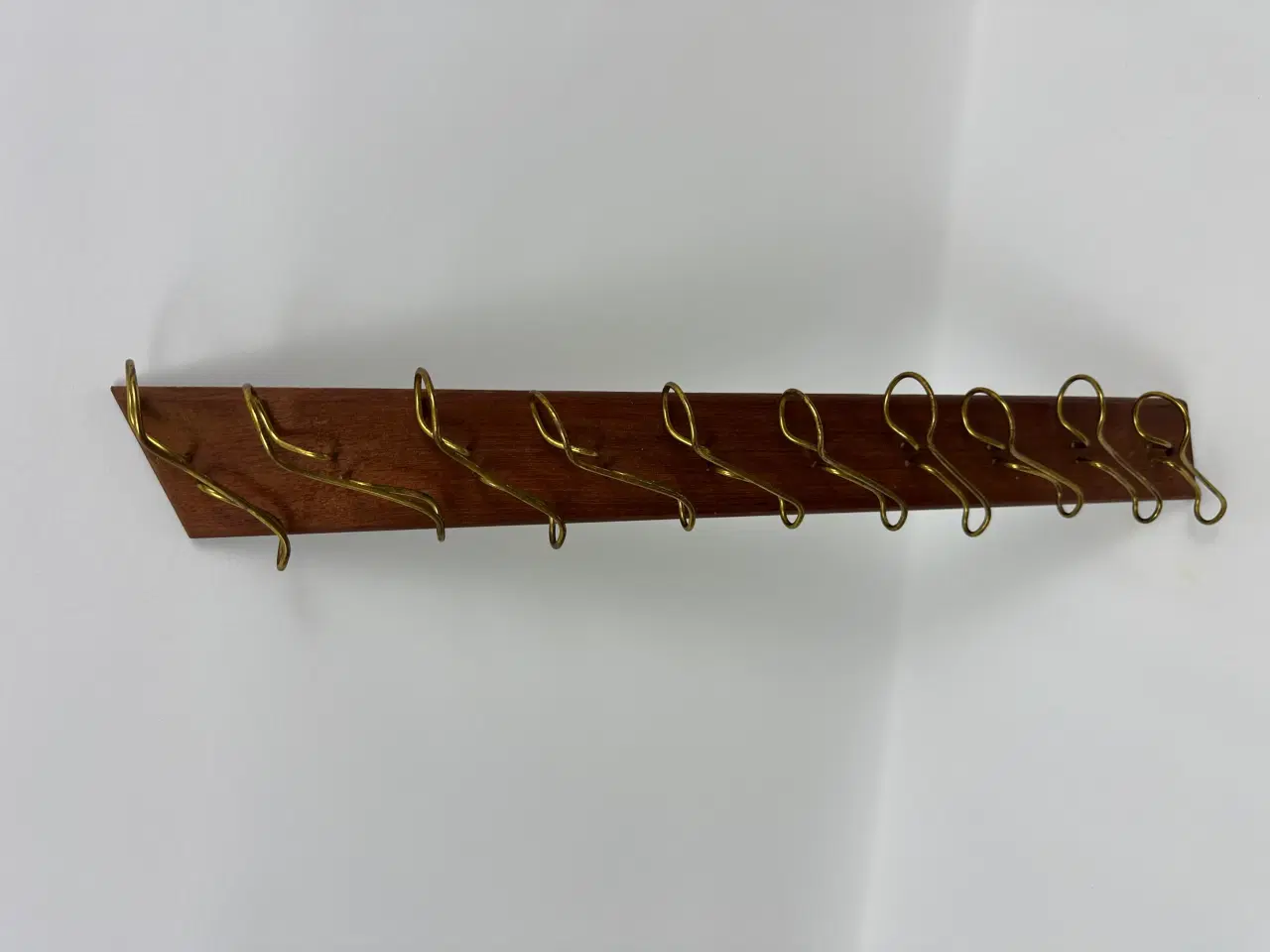 Billede 5 - Retro pibeholder i teak og messing (væghængt)