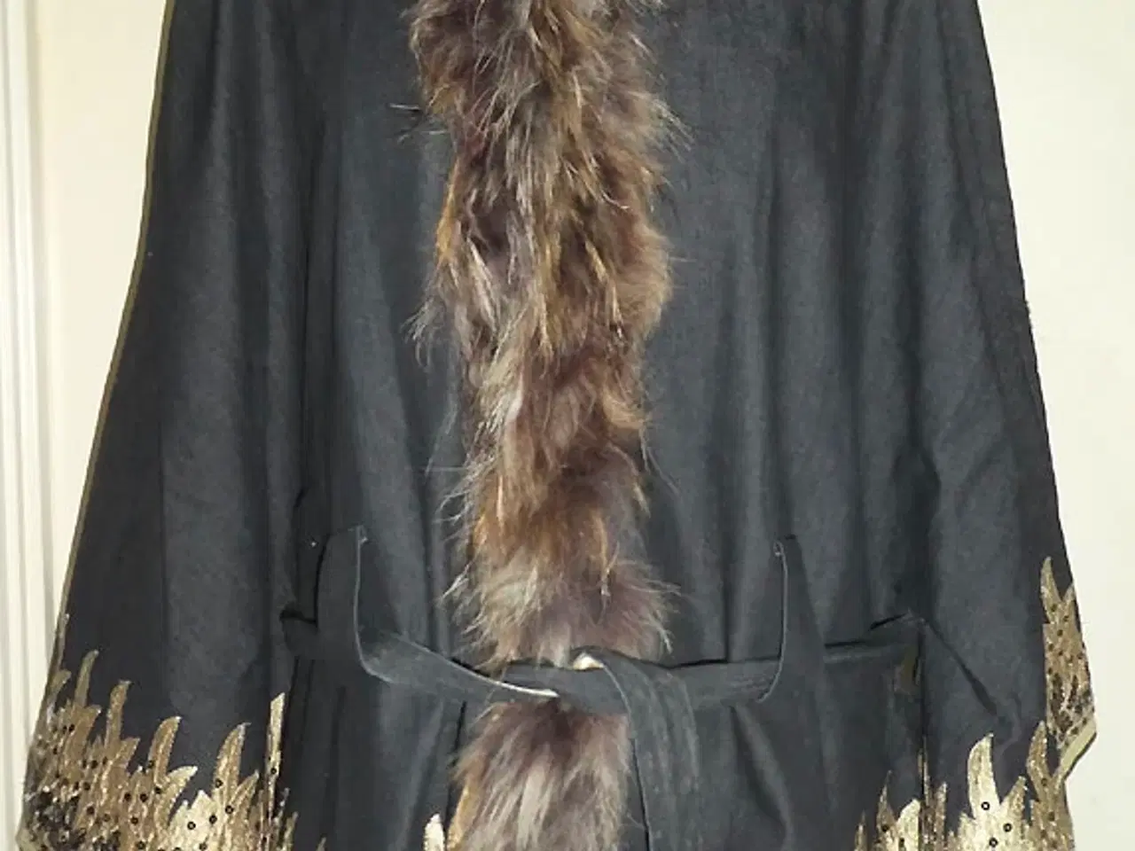 Billede 2 - Flot stykke overtøj