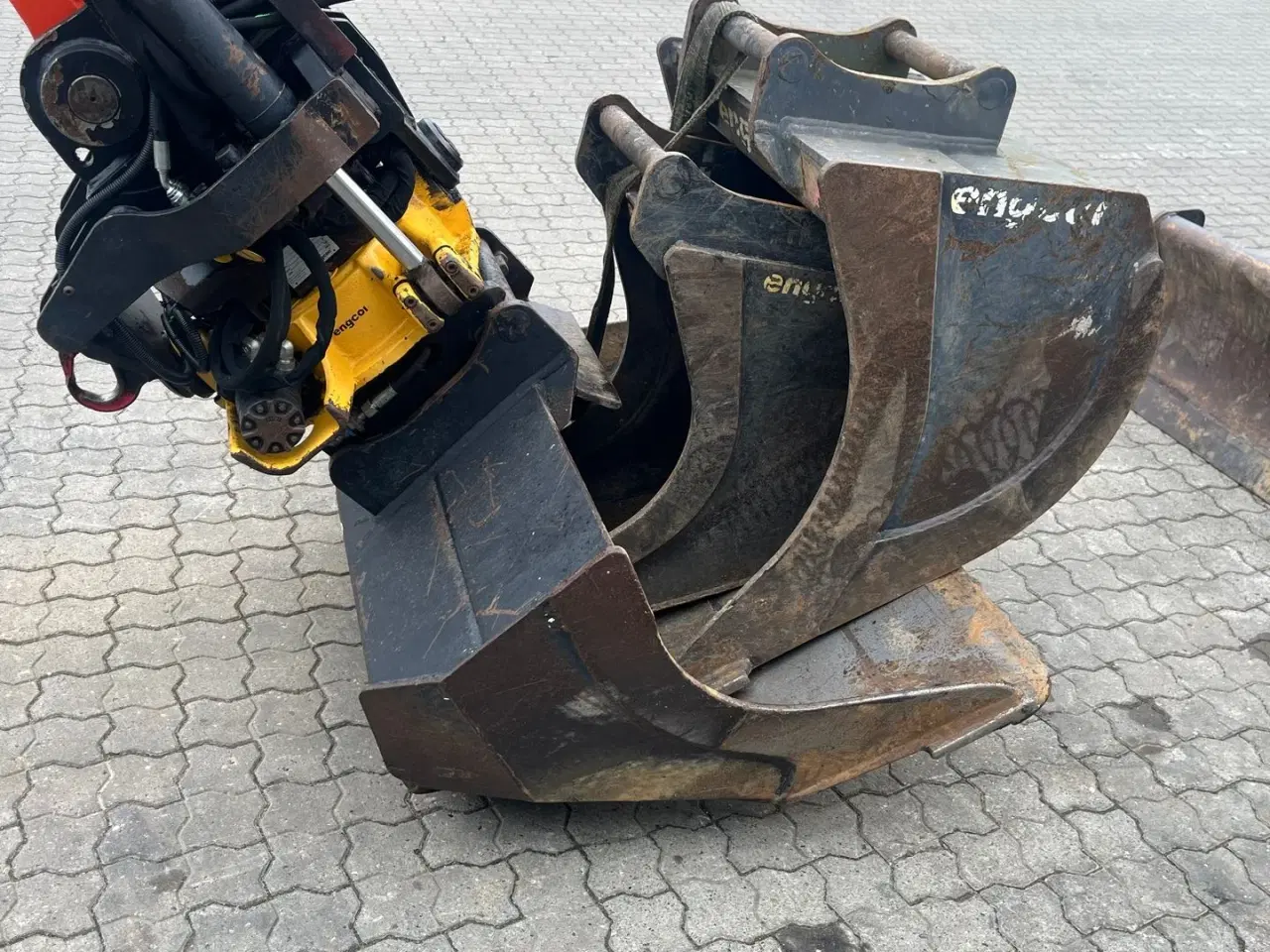 Billede 3 - Kubota KX080-4 Engcon rotortilt, Centralsmørring og 3 Engcon skovle