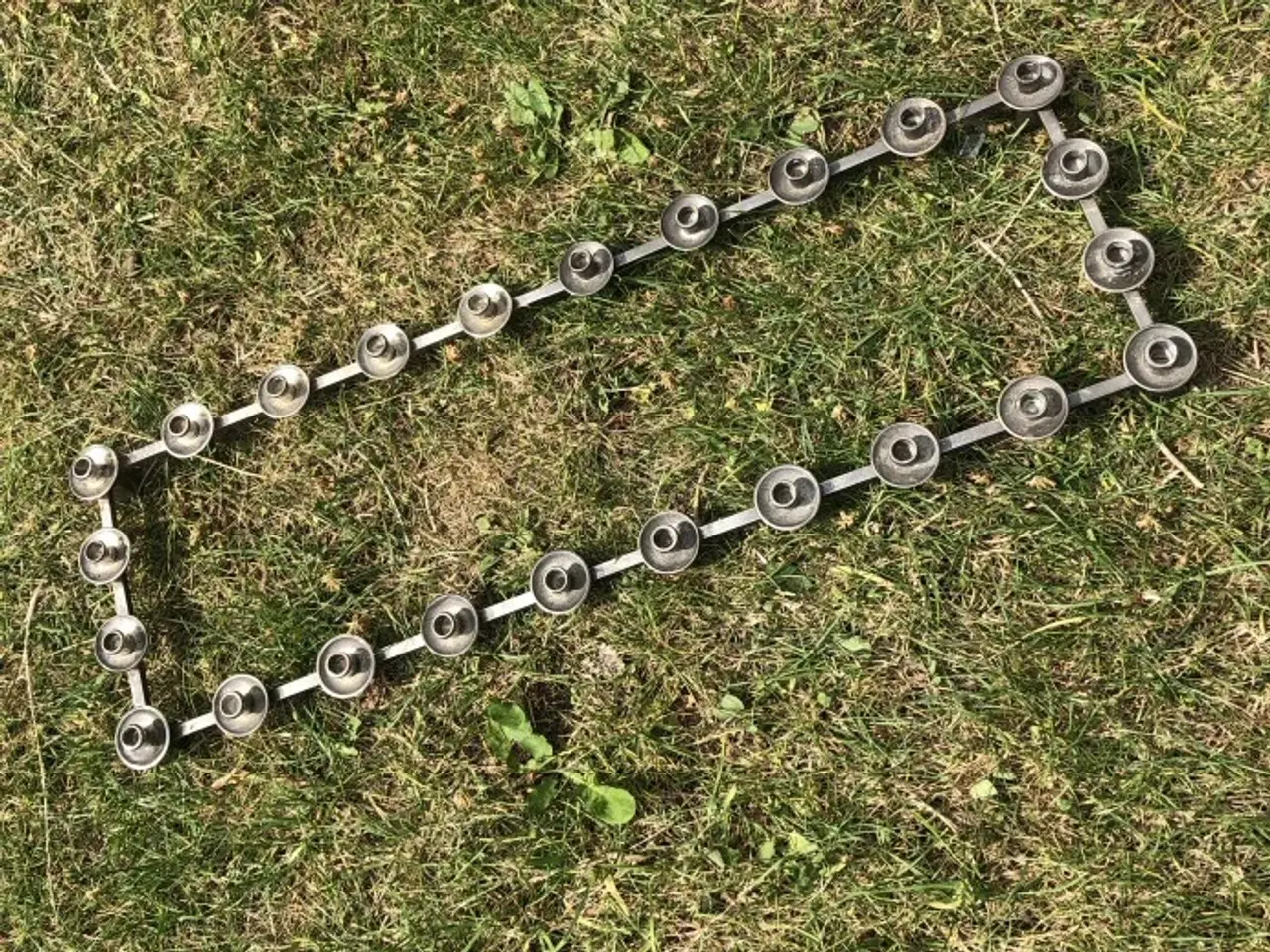 Billede 1 - Stage i metal med plads til 24 lys