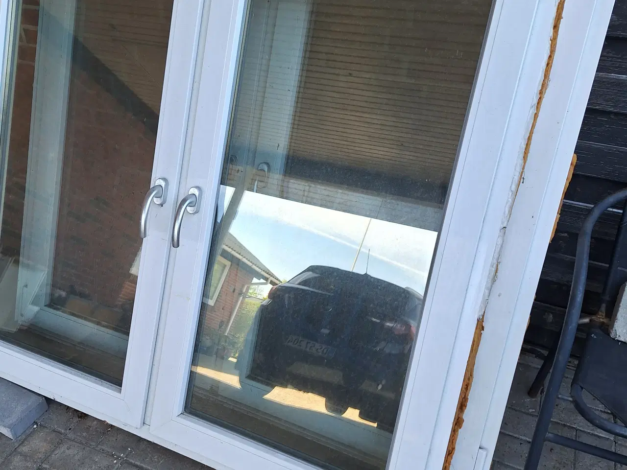Billede 1 - 2 stk fine  kraftige plastik vinduer pr stk 550