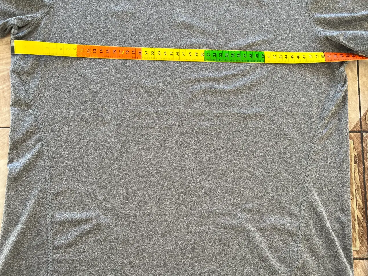 Billede 5 - Trænings t-shirt fra H&M