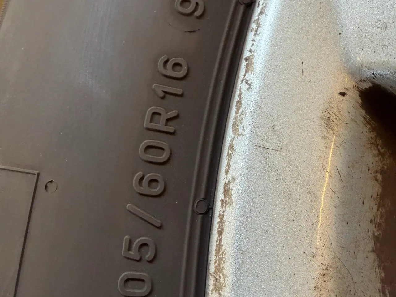 Billede 2 - Sommerdæk på originale Suzuki-fælge