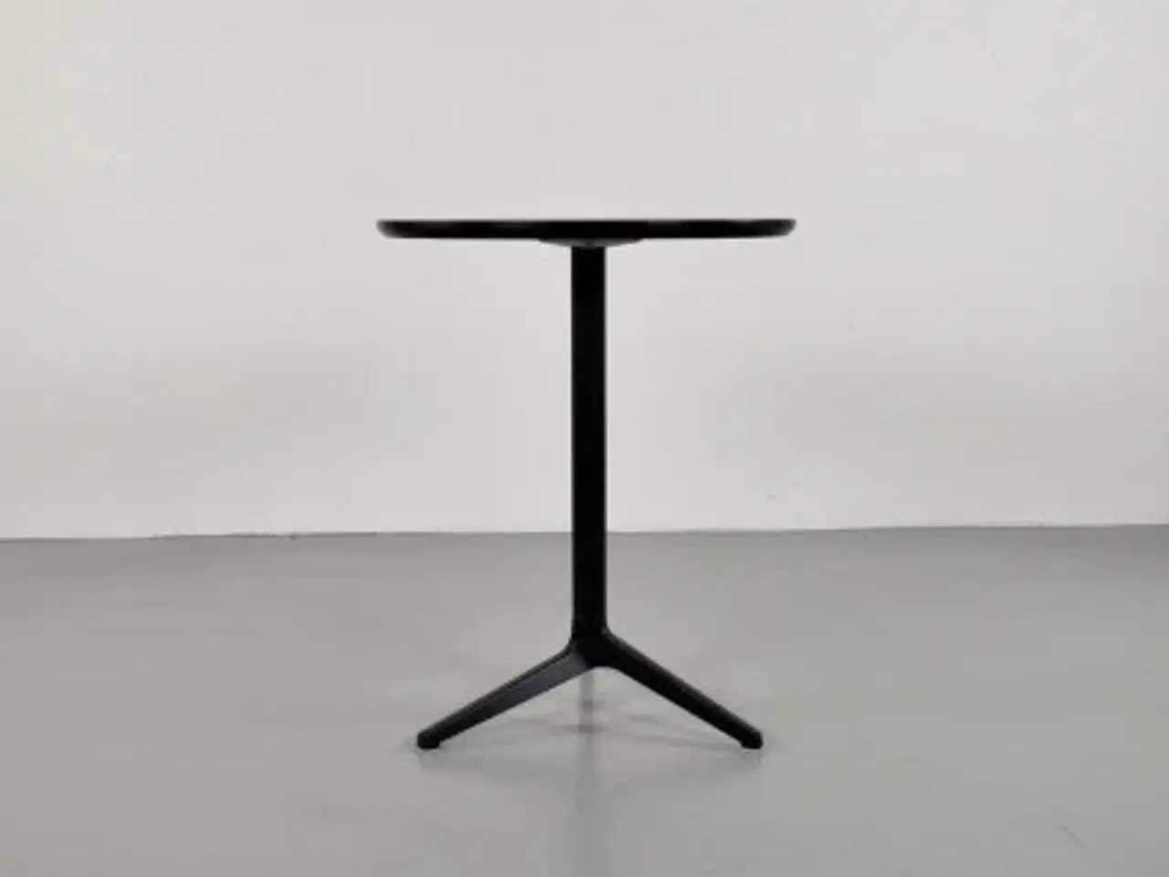 Billede 2 - Cafebord fra pedrali med rund sort plade.