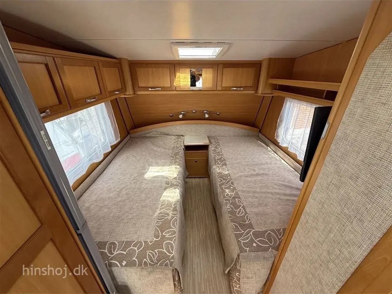 Billede 3 - 2009 - LMC Concerto 550 E   Rigtig fin vogn med enkelsenge fra Hinshøj Caravan A/S
