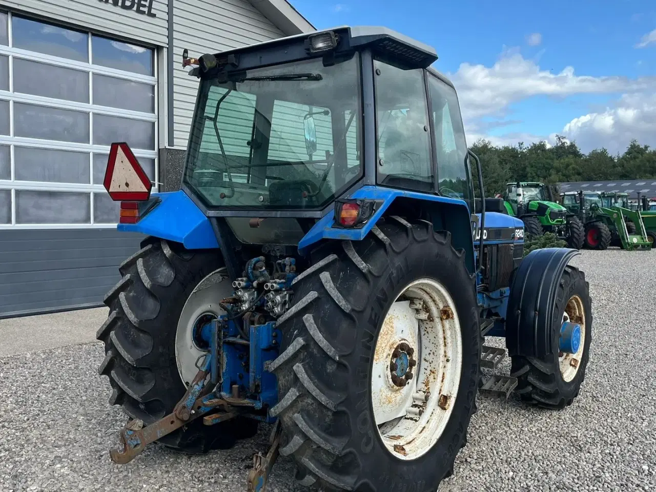 Billede 13 - New Holland 8240 SLE  Med frontlift og frontPTO
