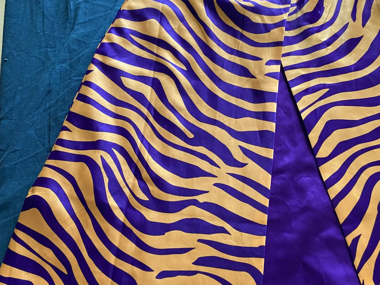 Billede 2 - Tiger udklædningstøj 